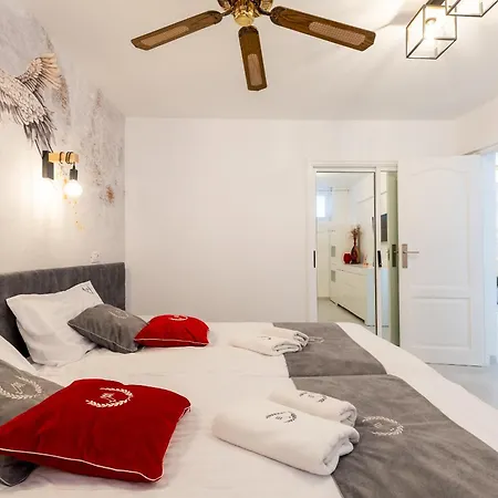 Апартаменты Geranios 307